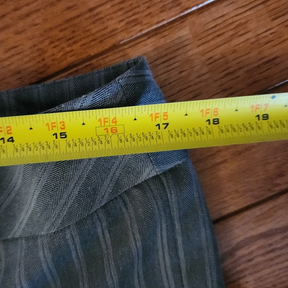 Women's dress pants. Size 13 - Picture 2 of 7